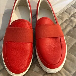 UGG women’s slip on sneaker loafer